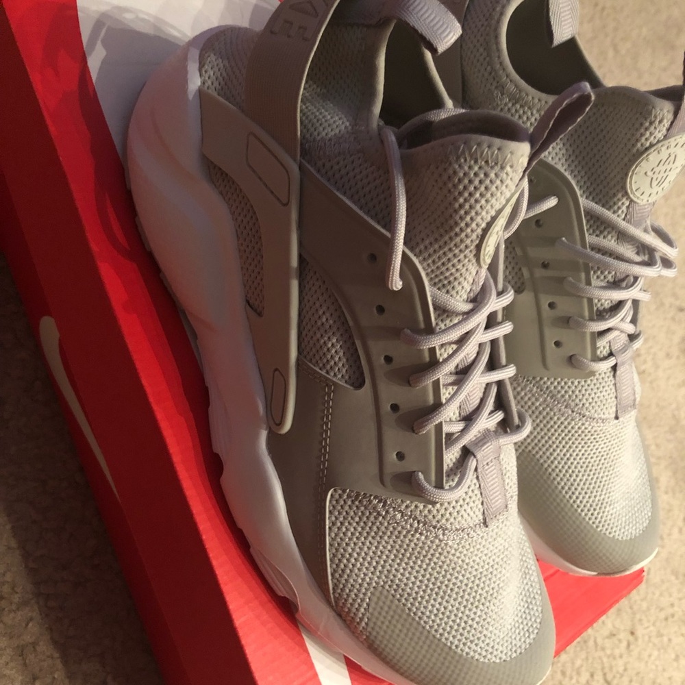 Cream Nike huaraches